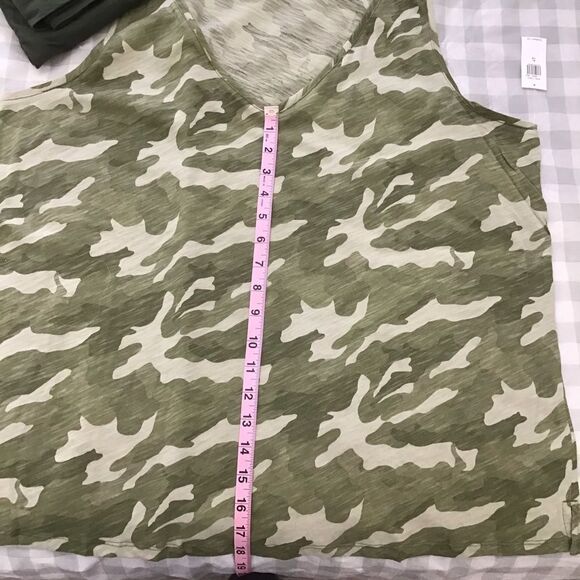 𝅺old Navy tank top camo green XL V neck sleeveless 100% cotton - Picture 5 of 8